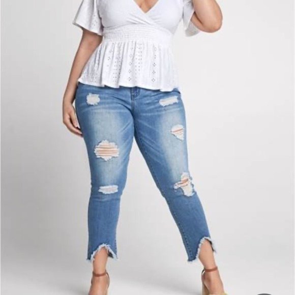 For The Republic Pants - For the Republic distressed capri Jeans pants